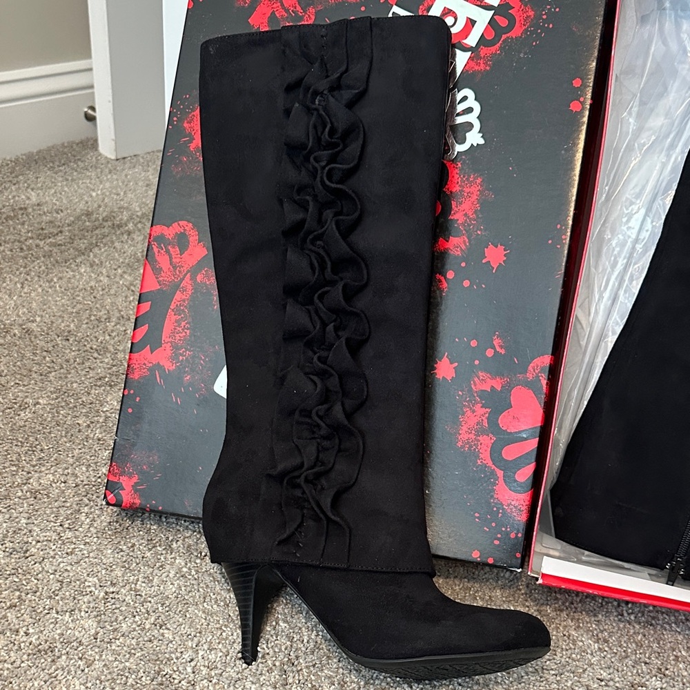 Fergalicious Black Ruffle Heeled Boots - Picture 2 of 6
